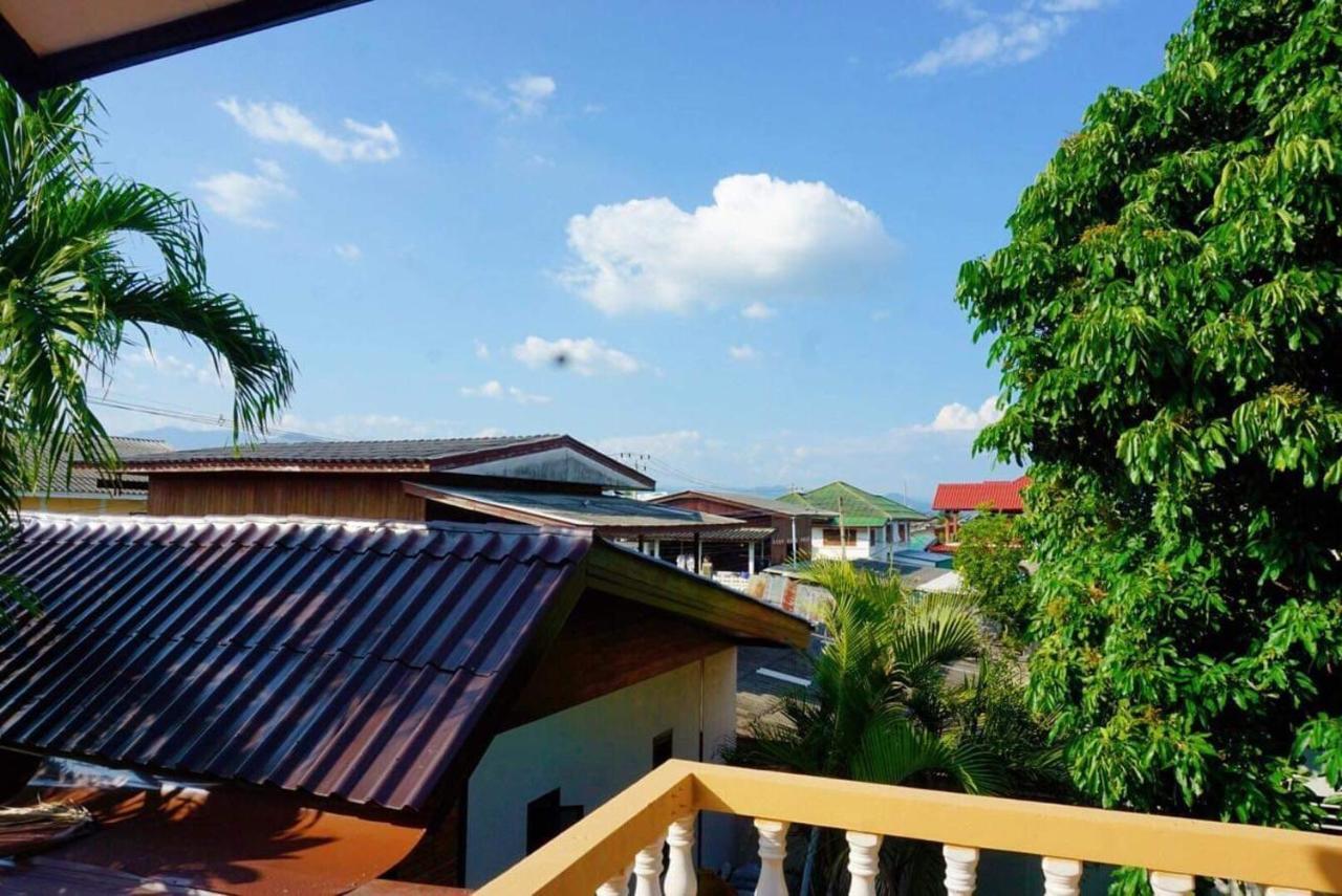 Punyin Hotel Inthanon -ปั้นหยิ่น โฮเทล Чомтонг Екстер'єр фото